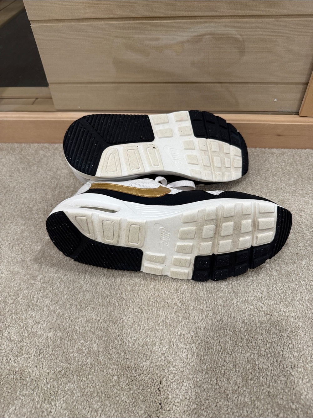 Nike White Black Gold Low-Top Sneakers - Picture 7 of 7